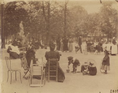 (Vrouwen en Kinderen in de Luxemburgse Tuinen) door Eugène Atget